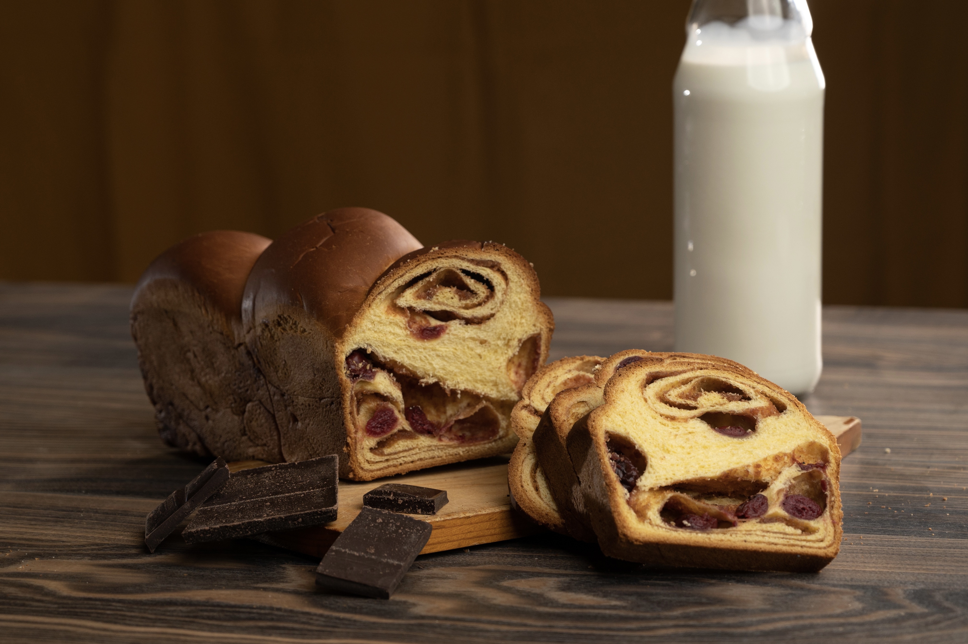 Rulada primăverii cu umplutură
de vișină